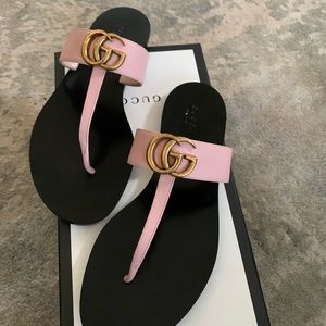Gucci Thong Leather Sandals